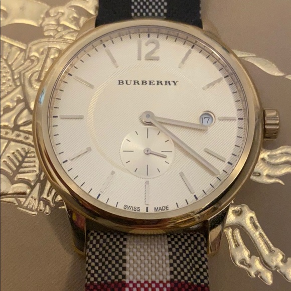 Burberry watch! Great condition! - Picture 3 of 4